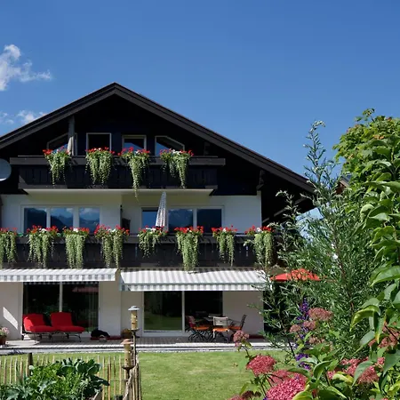 Haus Jahreszeiten
